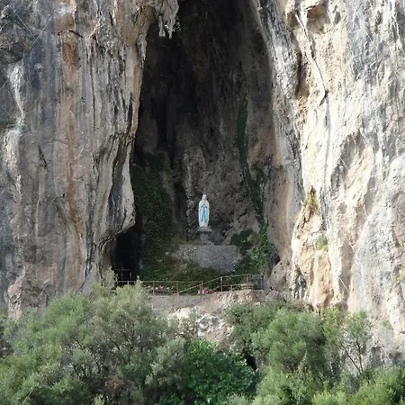 Magnifica Casa